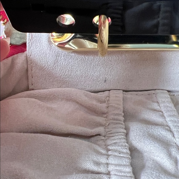 Trish McEvoy Pink Cosmetic Organizer with Eye Shadow Palette & Powder Foundation - Picture 12 of 17